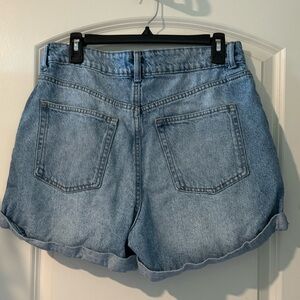H&M womens denim Shorts 
Size 12